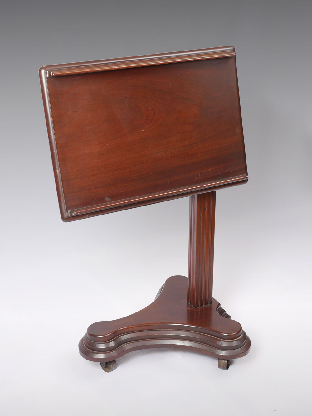 MAHOGANY ADJUSTABLE MUSIC STAND: