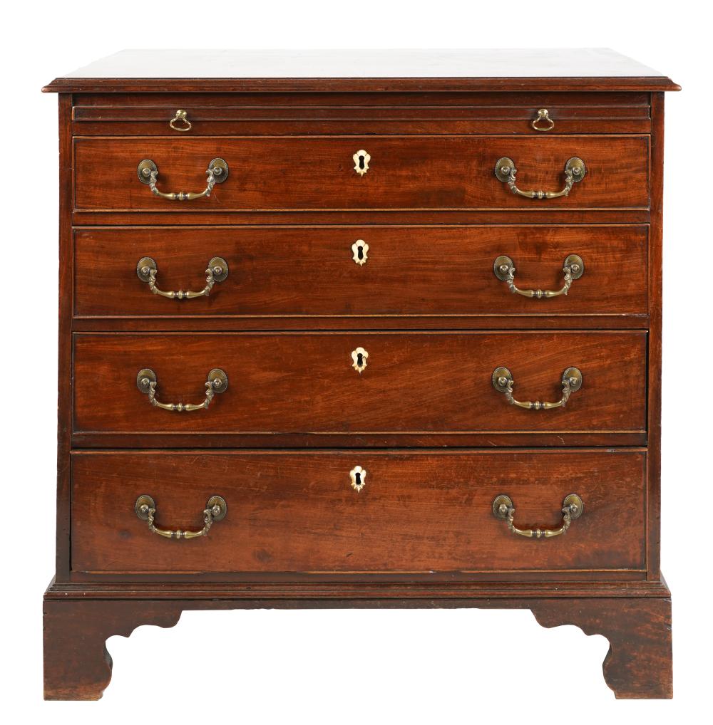 MAHOGANY BACHELOR'S CHESToak