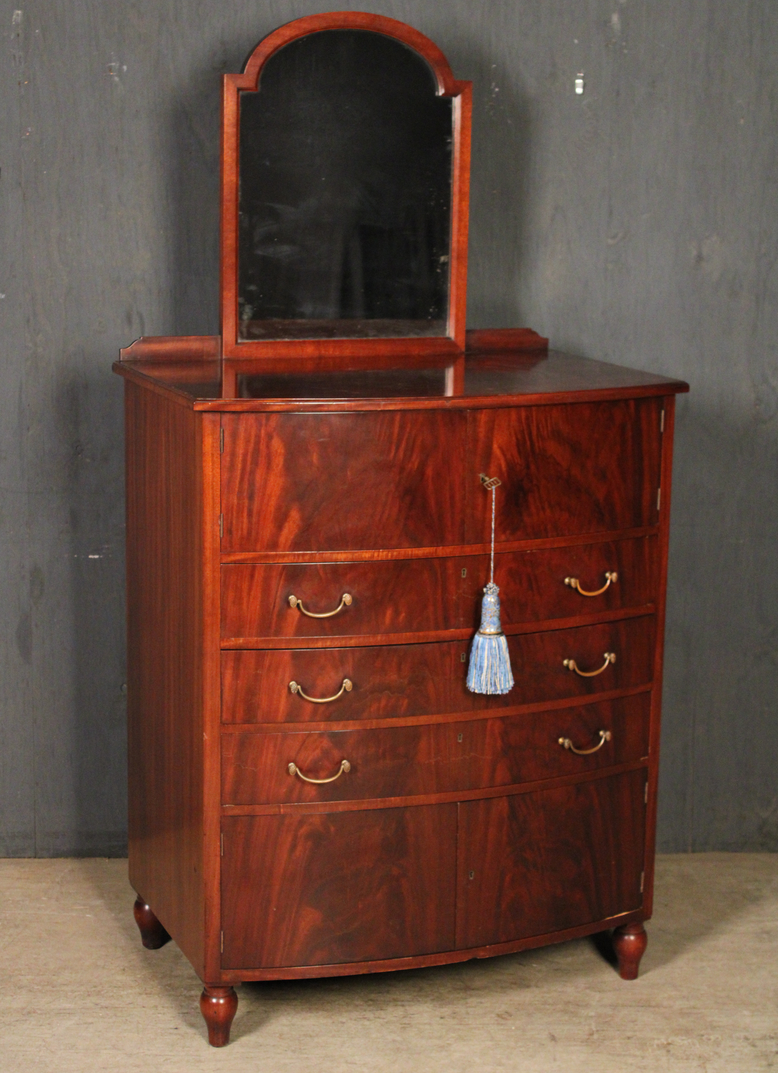 MAHOGANY BOWFRONT CHEST MAHOGANY