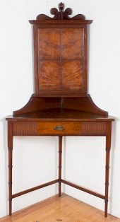 MAHOGANY & BURLWOOD CORNER DES