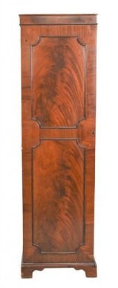 MAHOGANY CABINETMahogany Cabin