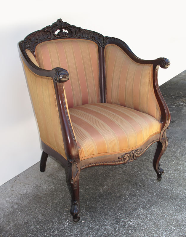 MAHOGANY CARVED GENTLEMAN'S ARM