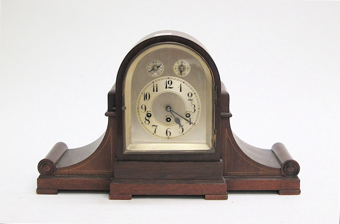 MAHOGANY CASED MANTLE CLOCK