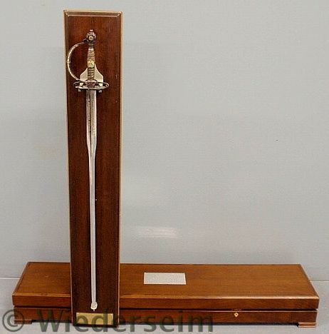Mahogany cased Queen Elizabeth II
