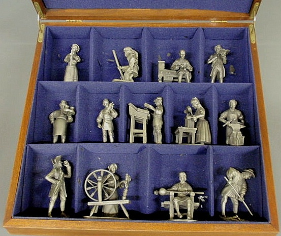 Mahogany cased set of thirteen