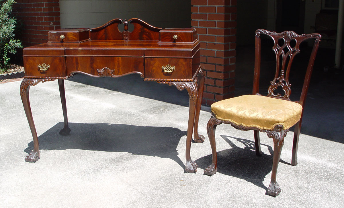 MAHOGANY CHIPPENDALE STYLE DESK AND