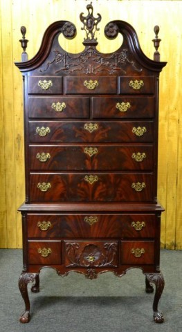 MAHOGANY CHIPPENDALE-STYLE