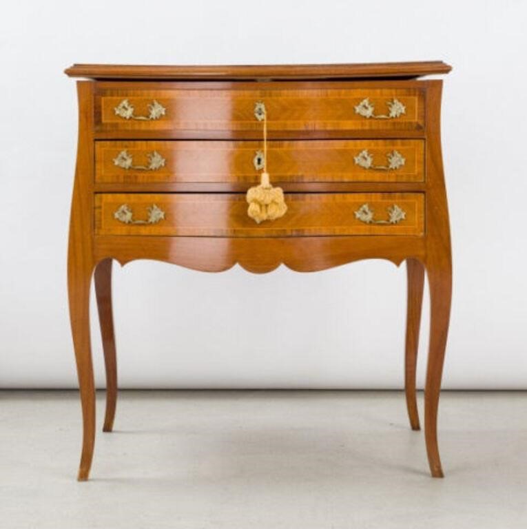 MAHOGANY CUTLERY CANTEENAn early