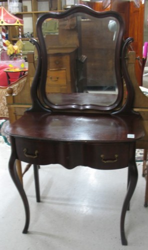 MAHOGANY DRESSING TABLE WITH MIRROR