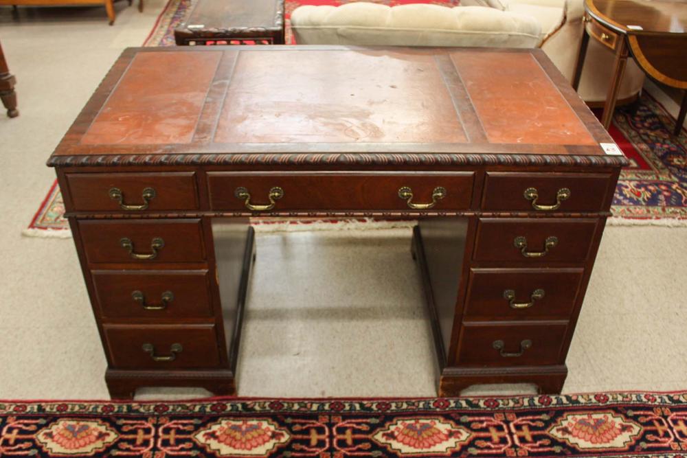 MAHOGANY FLAT-TOP DOUBLE-PEDESTAL