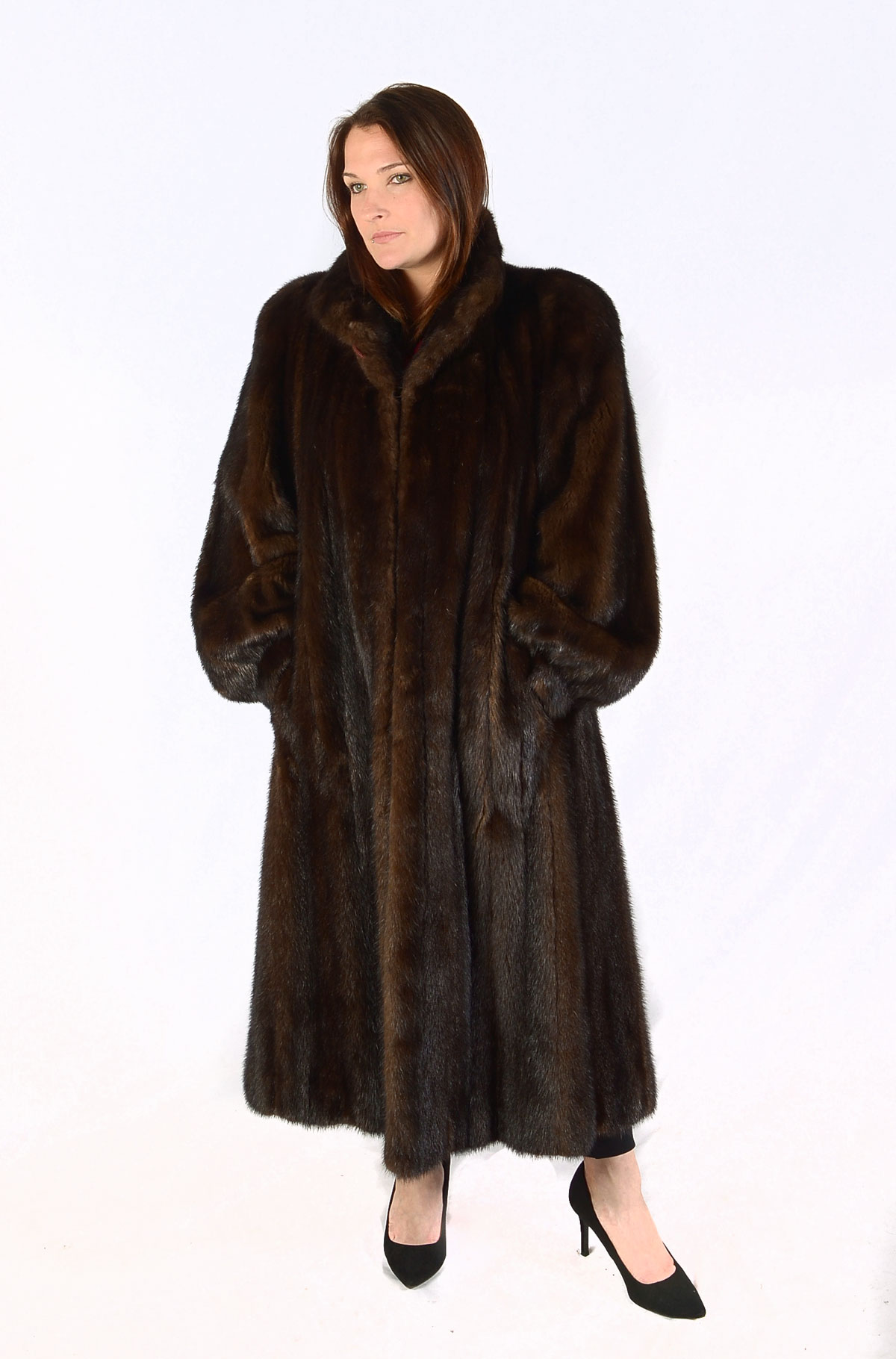 MAHOGANY FULL-LENGTH MINK COAT: