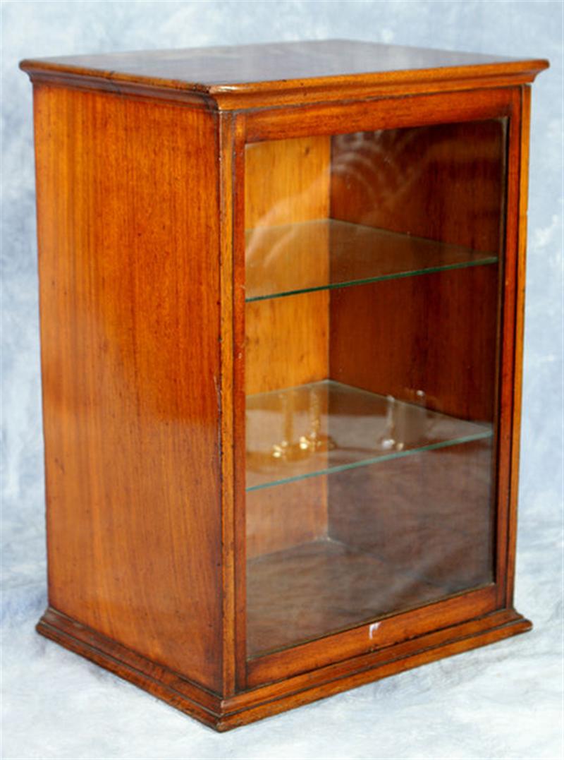 Mahogany Georgian display cabinet