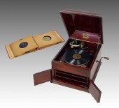 MAHOGANY GRAMOPHONE MODEL 111