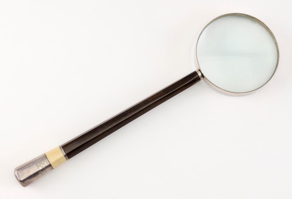 MAHOGANY-HANDLED MAGNIFYING GLASS