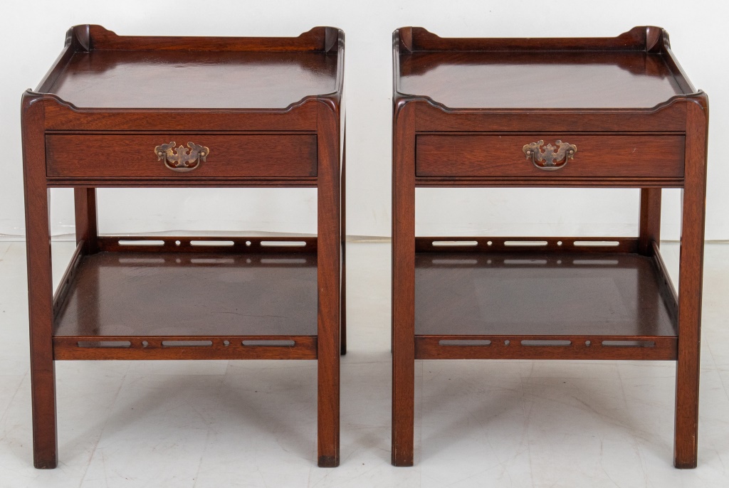 MAHOGANY LAMP TABLES, PAIR Mahogany