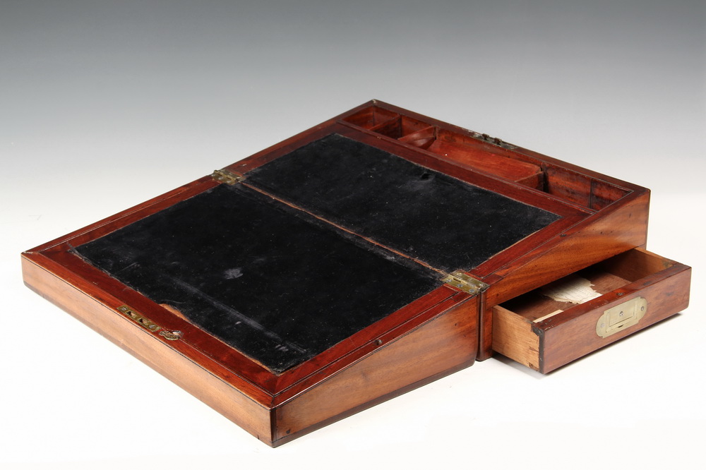 MAHOGANY LAP DESK - English
