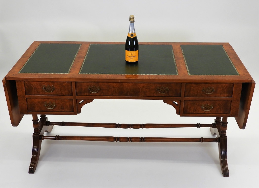 MAHOGANY LEATHER TOP STRETCHER BASE