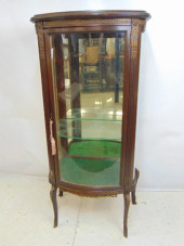MAHOGANY MIRRORED BACK VITRINE