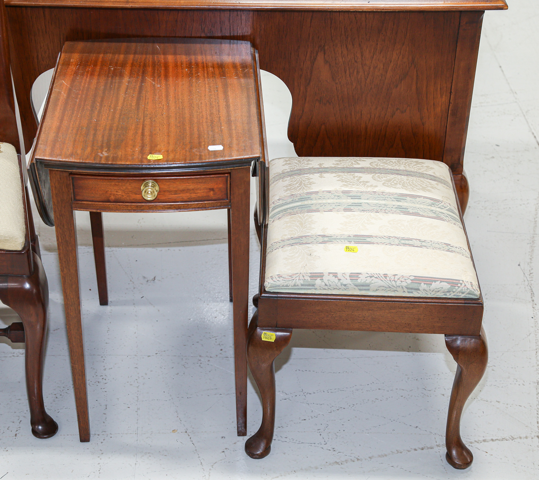 MAHOGANY PEMBROKE TABLE & STOOL