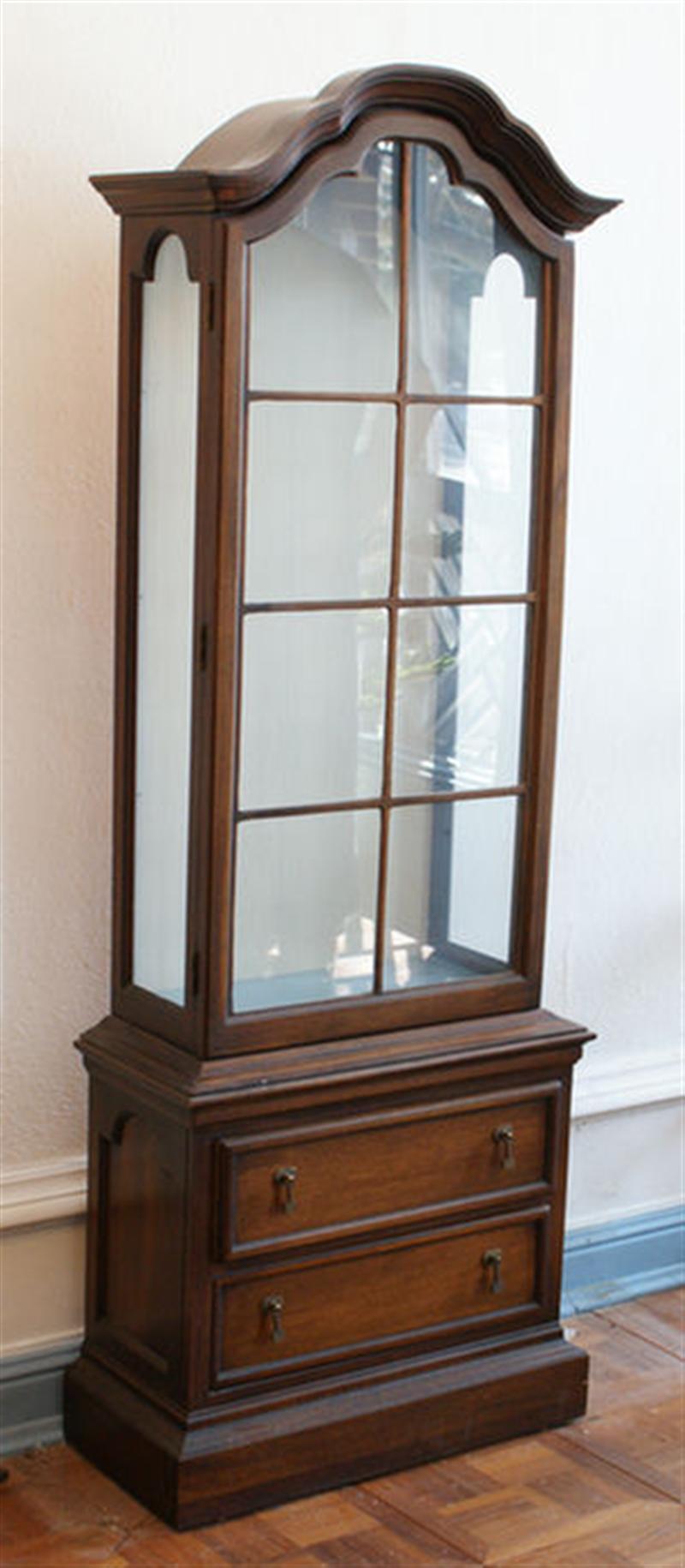 Mahogany Queen Anne style curio