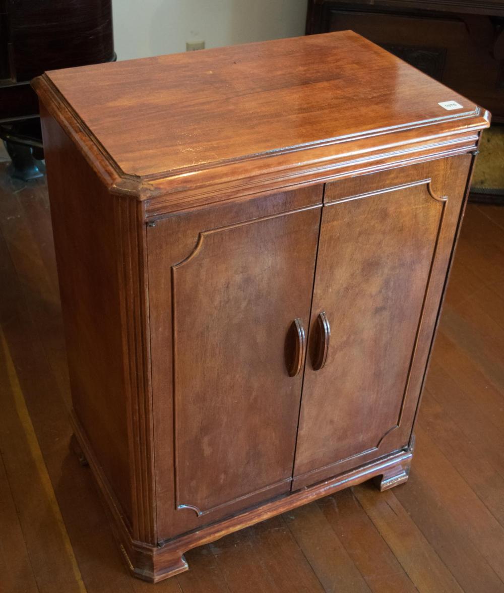 MAHOGANY RECORD STORAGE