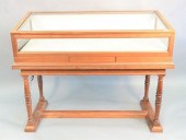 MAHOGANY SHOWCASE HAVING LIFT-