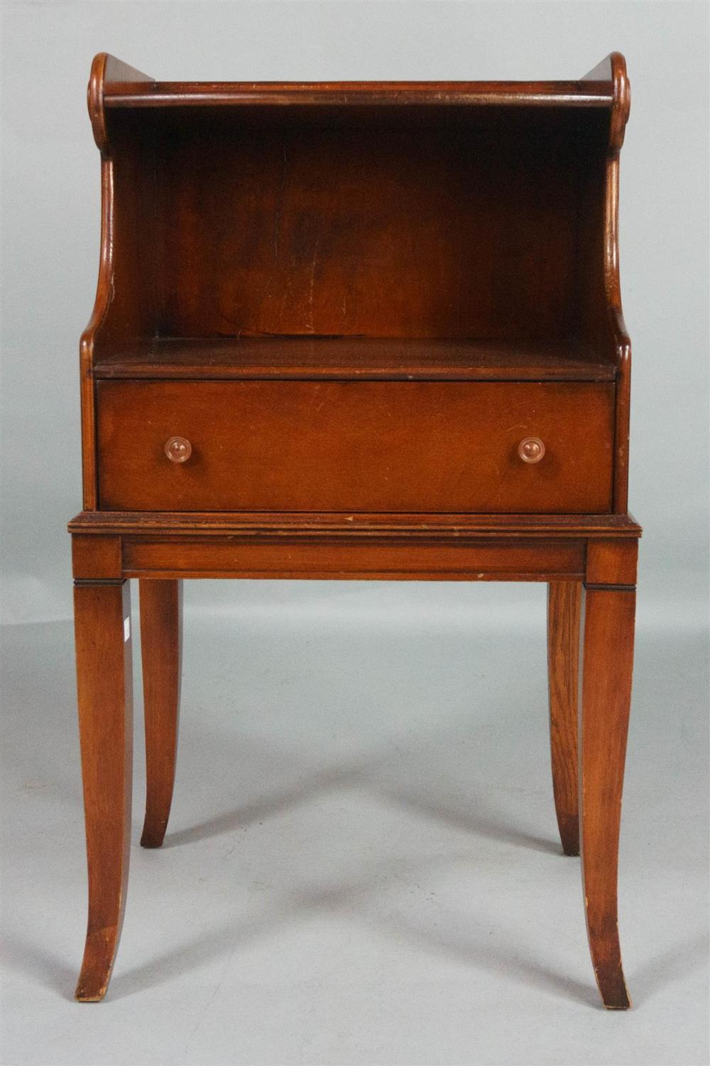 MAHOGANY SIDE TABLEMAHOGANY SIDE