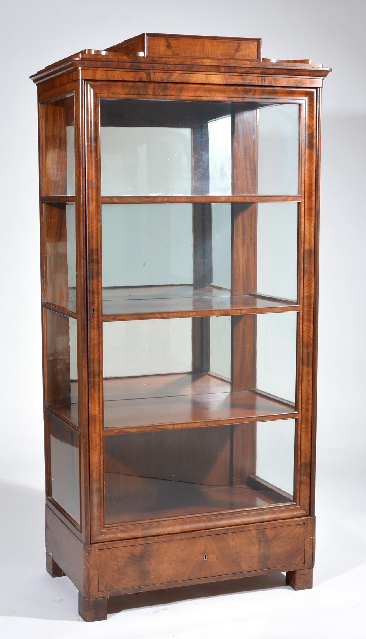 MAHOGANY SINGLE DOOR DISPLAY