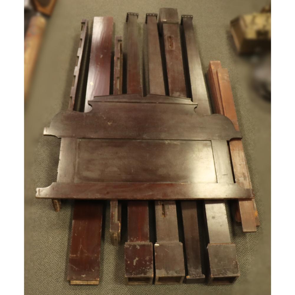 MAHOGANY SOLID WOOD FOUR POST