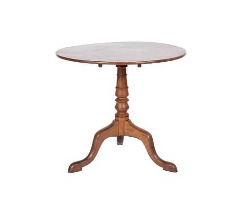 MAHOGANY TILT-TOP TEA TABLEMAHOGANY