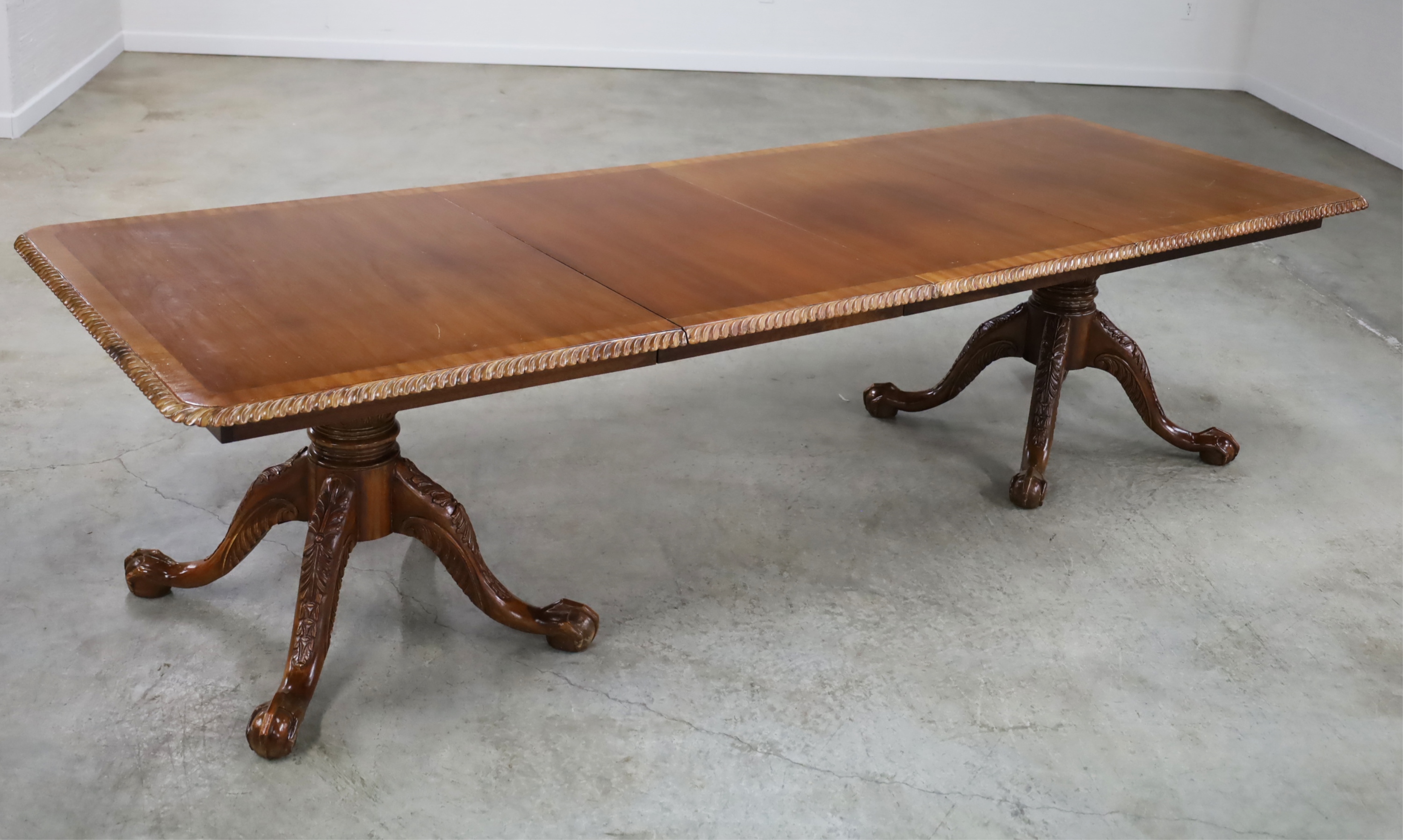 MAHOGANY TWO PEDESTAL DINING