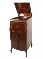 MAHOGANY VICTROLAMahogany Vict