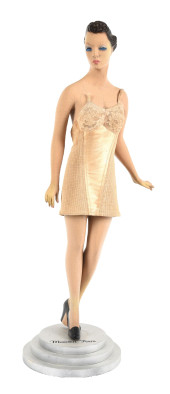 MAIDEN FORM FIGURAL ADVERTISIN