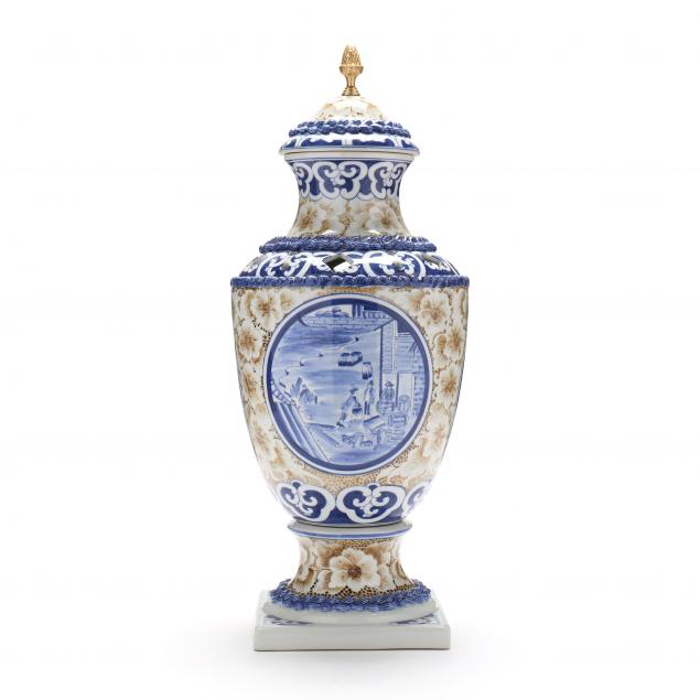MAITLAND SMITH, LARGE LIDDED