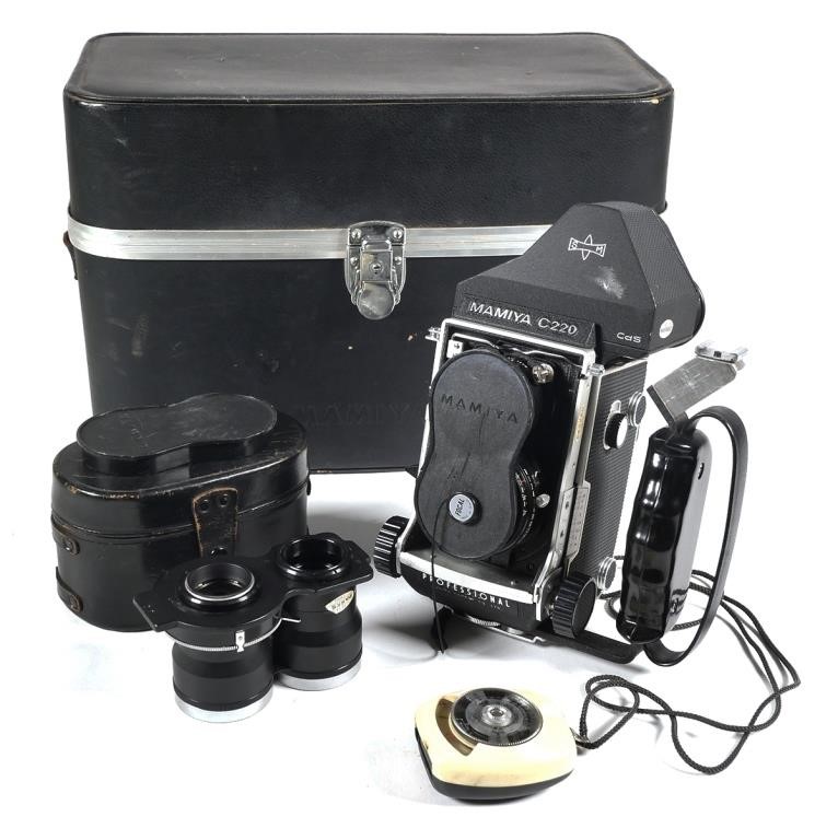 MAMIYA C220 TWIN LENS REFLEX CAMERA