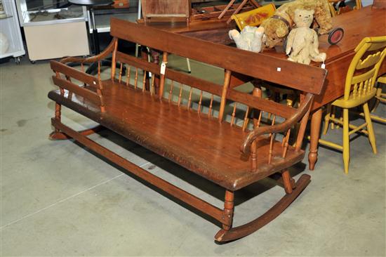 MAMMY'S BENCH. Half spindle bench