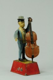 MAN PLAYING BASS Germany Gunth