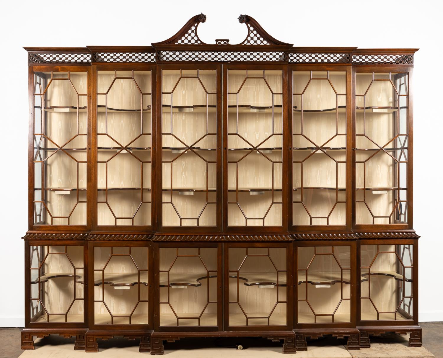 MANHEIM CHINESE CHIPPENDALE-STYLE
