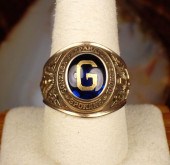 MAN'S 1961 YELLOW GOLD CATHOLI