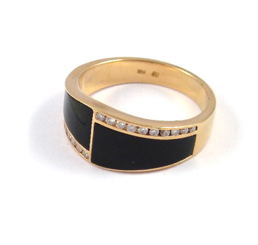 MAN'S BLACK ONYX AND DIAMOND RING