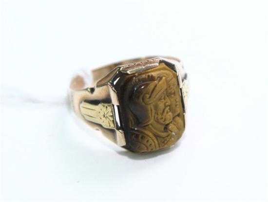 MAN''S CAMEO RING. Carved