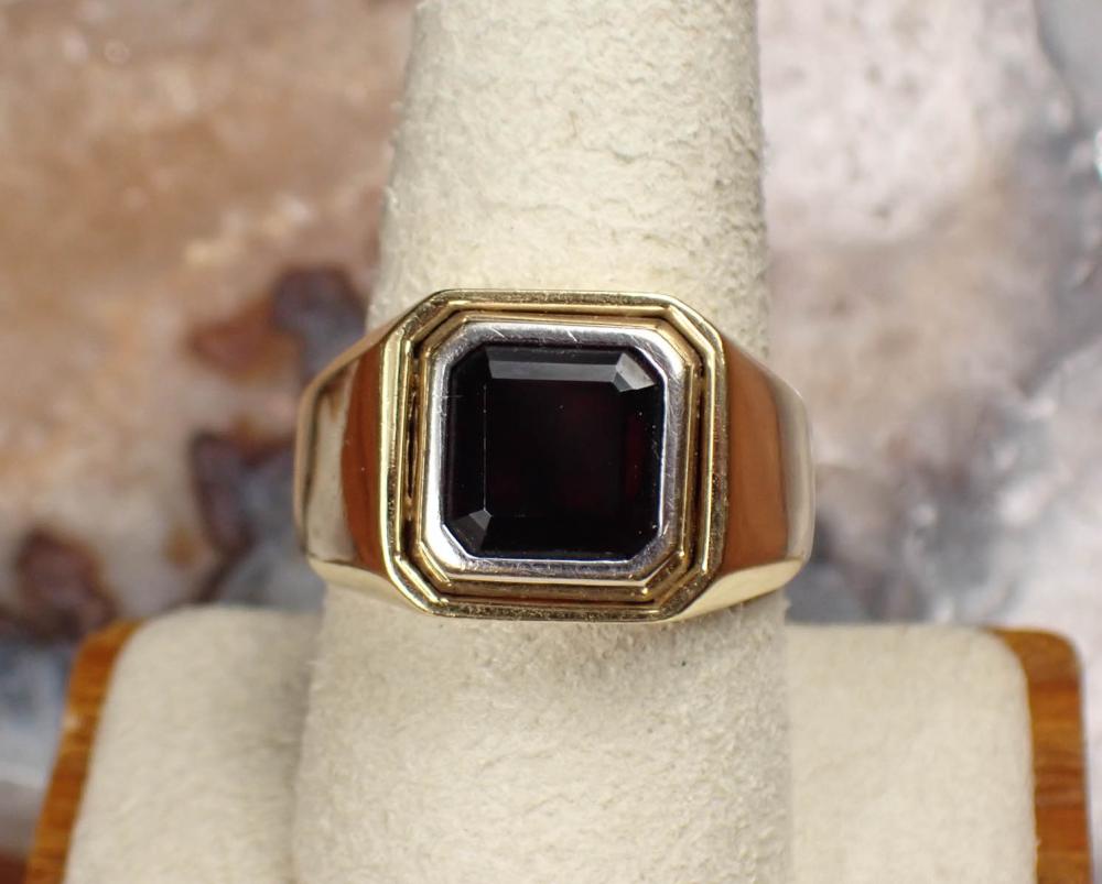 MAN'S GARNET AND EIGHTEEN KARAT