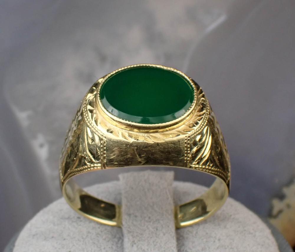 MAN'S GREEN CHALCEDONY AND GOLD