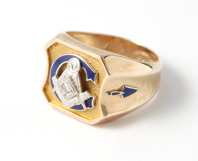 MAN'S MASONIC DIAMOND AND TEN KARAT