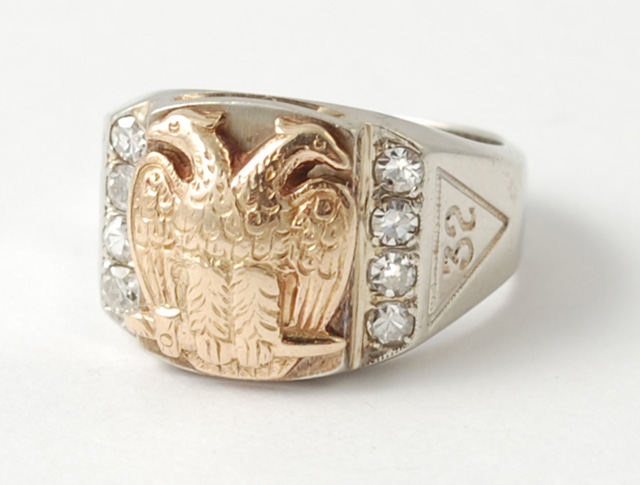 MAN'S MASONIC DIAMOND RING