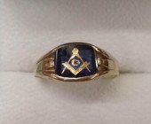 MAN'S VINTAGE YELLOW GOLD MASO