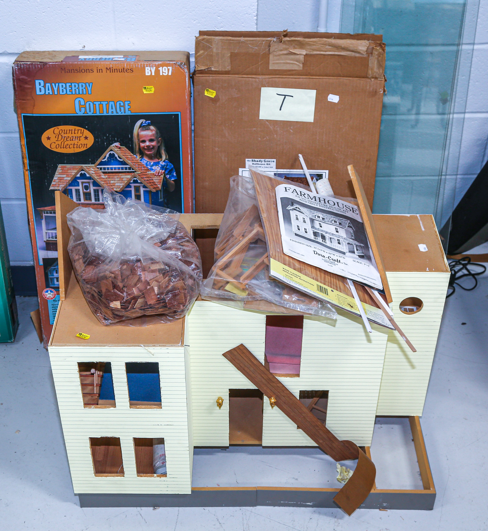 MANSIONS IN MINUTES DOLL HOUSE