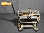 MANUAL CAST IRON PASTA MAKERMa