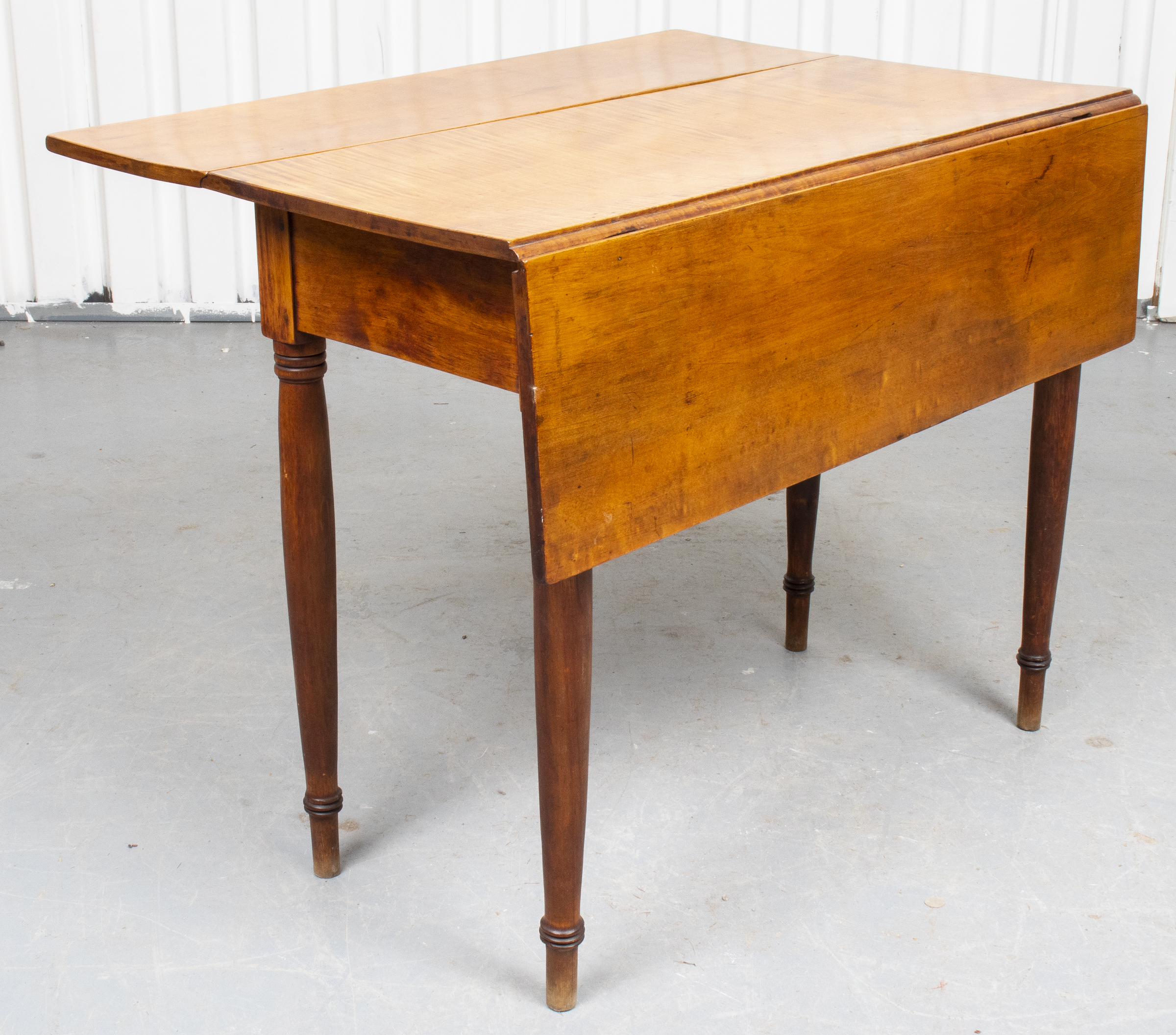 MAPLE DROP LEAF DINING TABLE
