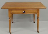 Maple tavern table 20th c. wit